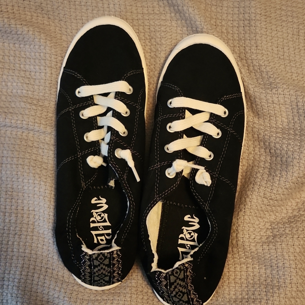 Black Sneakers